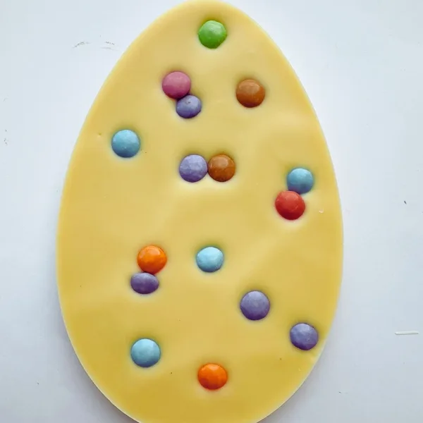 Dotty About Easter White Chocolate Easter Egg - Image 3